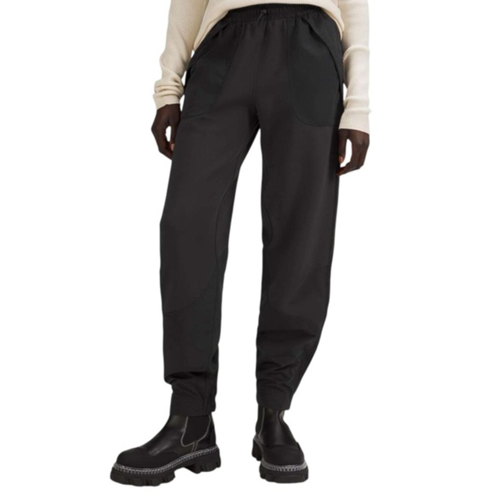 Lululemon Effortless Mid-Rise Pant size 4 in Black